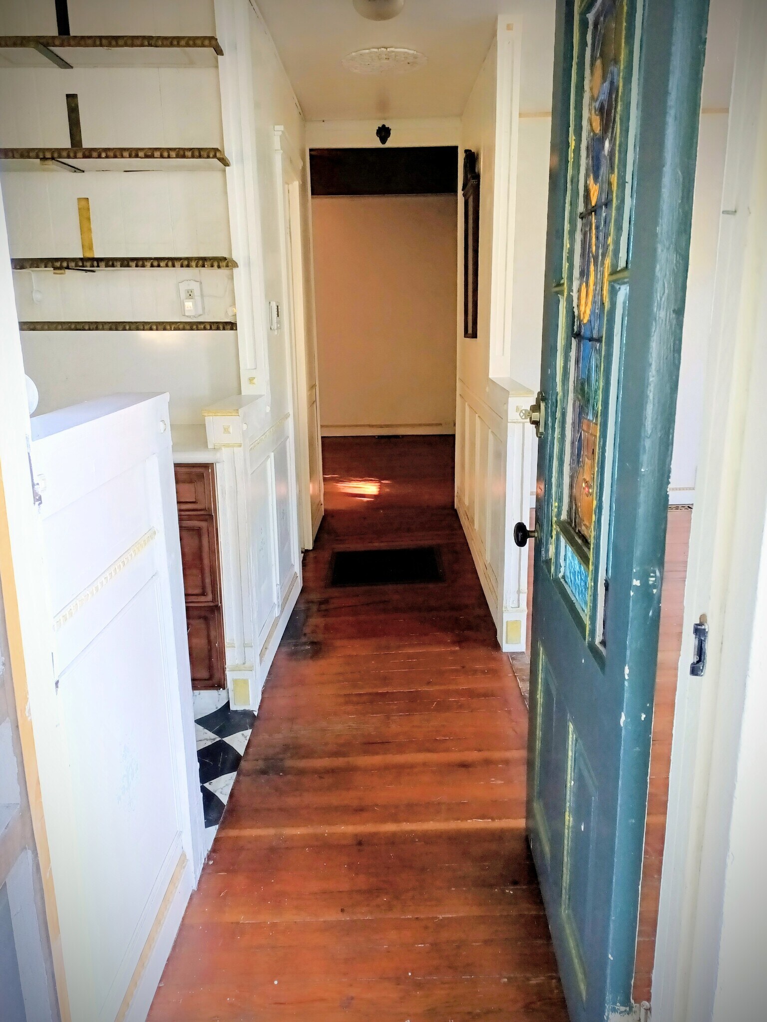 Building Photo - 725 Alhambra St