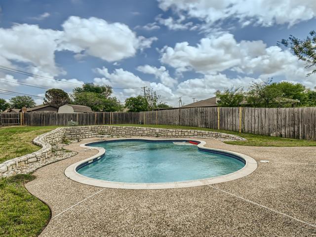 Building Photo - 403 Hollyberry Dr