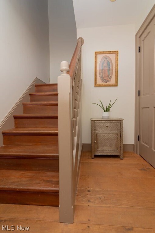 Building Photo - 10 Maple Ln