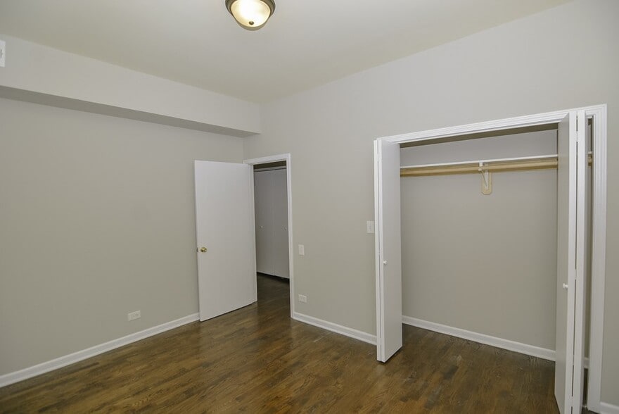 Building Photo - 1311 W Leland Ave