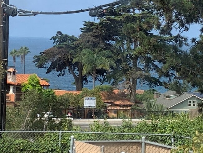 Building Photo - Downtown Del Mar Duplex with garage and yard.