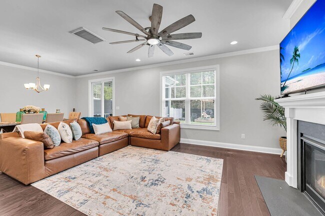 Building Photo - Beautiful 4BR/2.5BA Home in Highly Desirable Park West