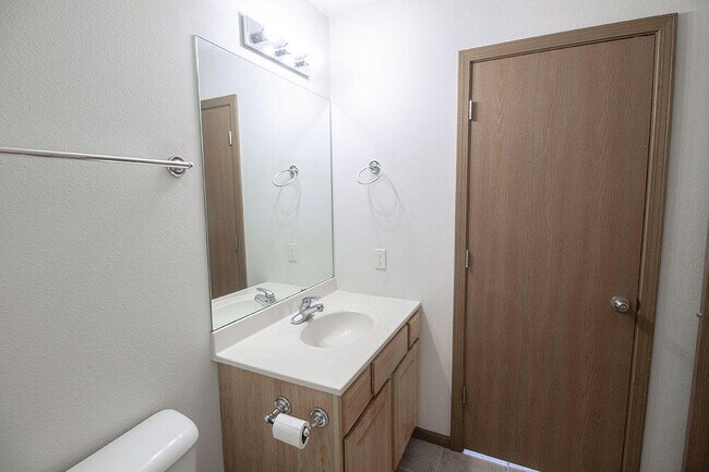 Building Photo - 2119 N Ballenger Ln