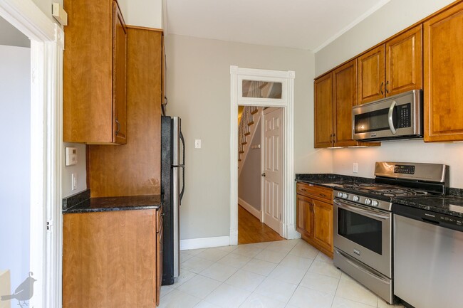 Building Photo - Classy Columbia Heights Row Home! 1/2 Off ...