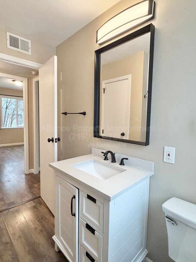 Building Photo - 1902 S Franklin Ave