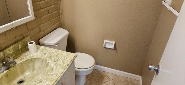 Building Photo - 8941 Gaylord Dr
