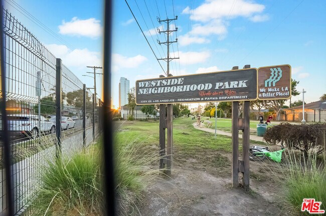 Building Photo - 2930 Spaulding Ave