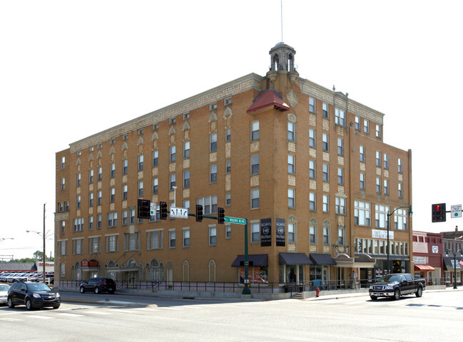 Building Photo - Will Rogers Apartments