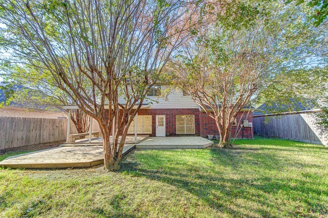 Building Photo - 13030 Richmond Ave