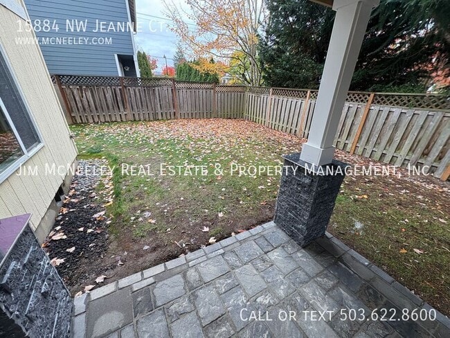 Building Photo - 15884 NW Jeanne Ct