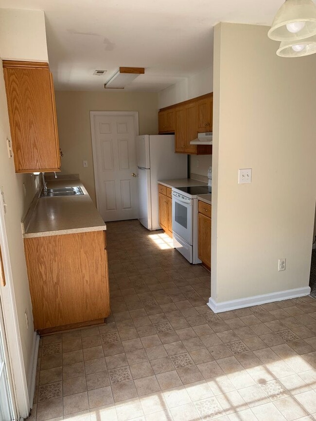 Building Photo - Beautiful Home located in Camden County and close to Water Access