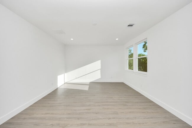 Building Photo - 9021 Spaulding St