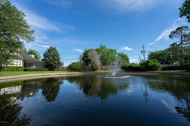 Building Photo - 3668 Windmoor Dr