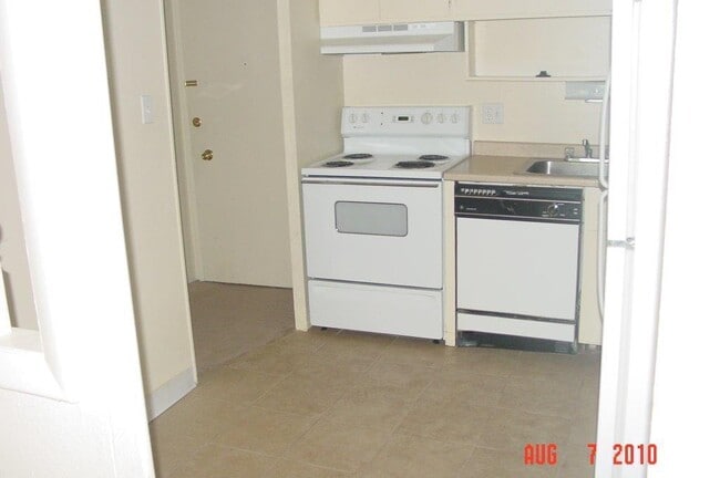 Building Photo - Great location off Leetsdale/Parker and Fl...