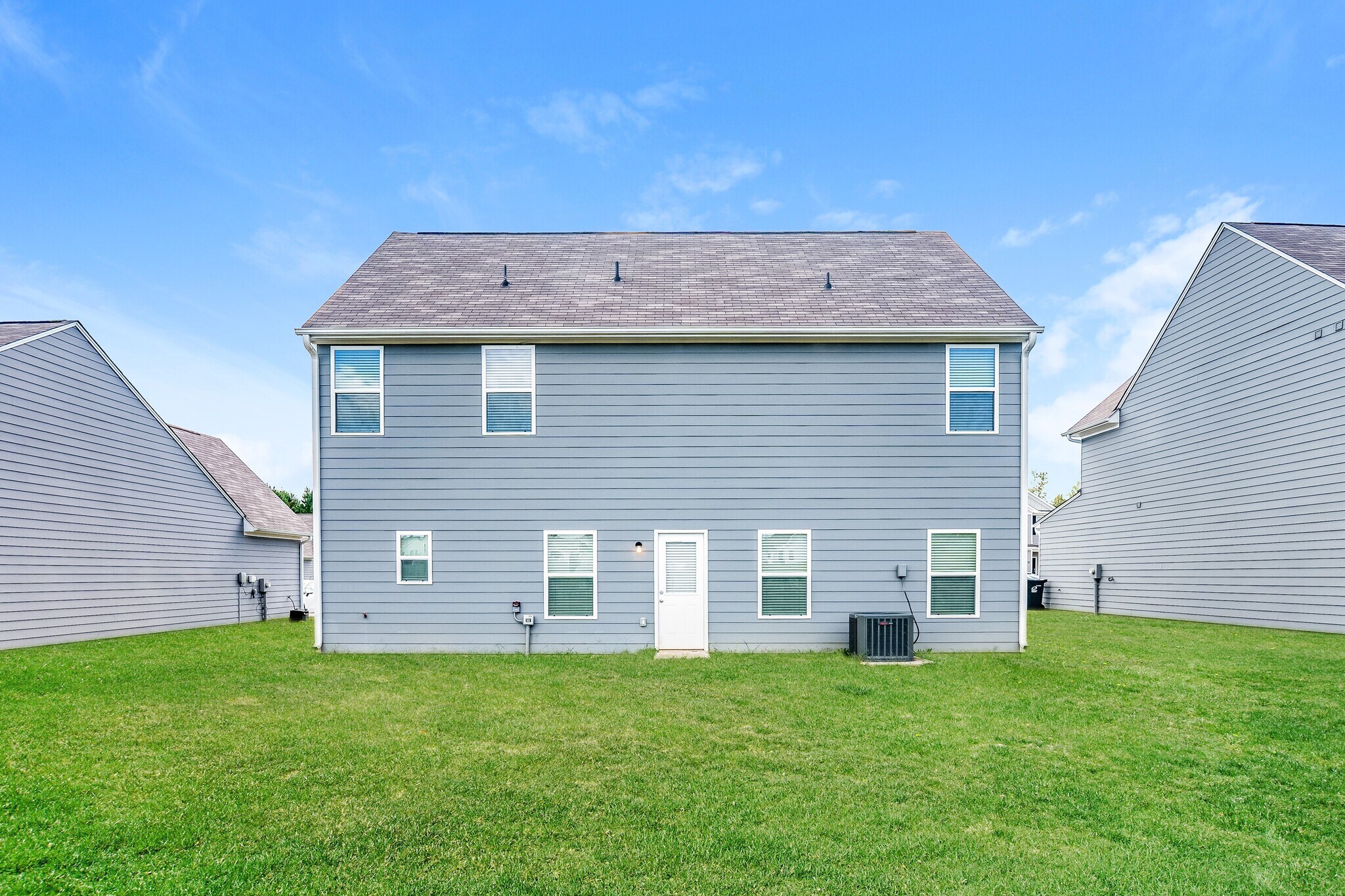 Building Photo - 375 Clover Cir