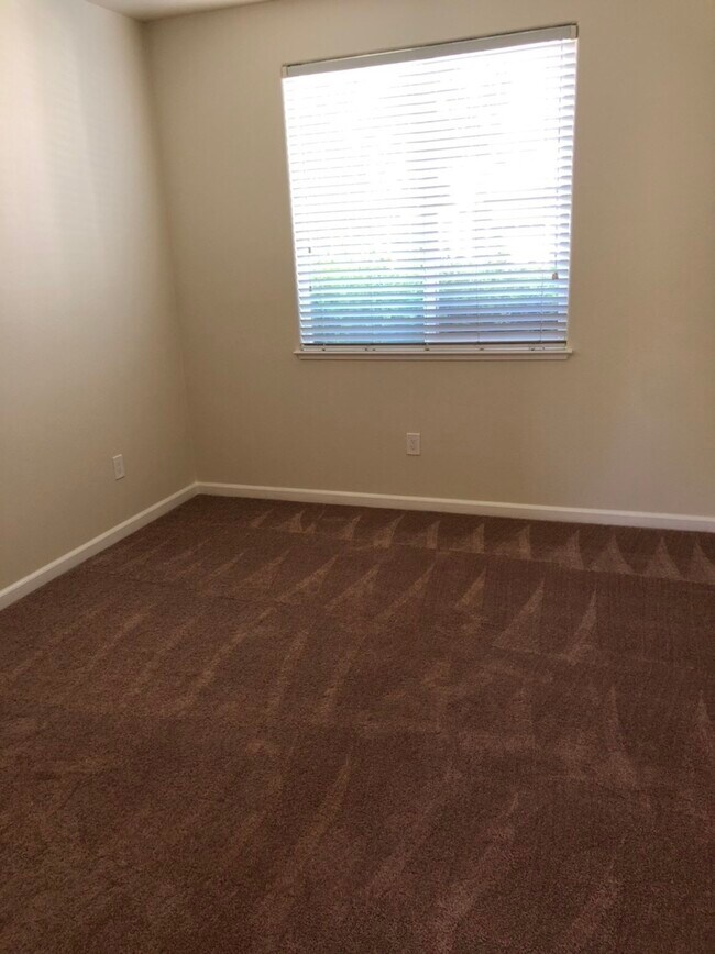 Building Photo - 1000 Prospect Ave