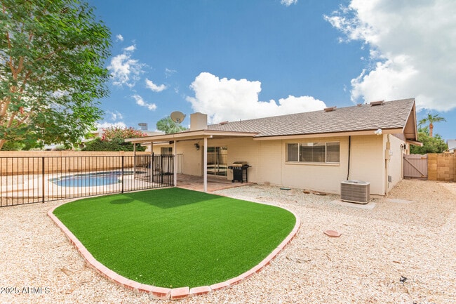 Building Photo - 8308 E Buena Terra Way