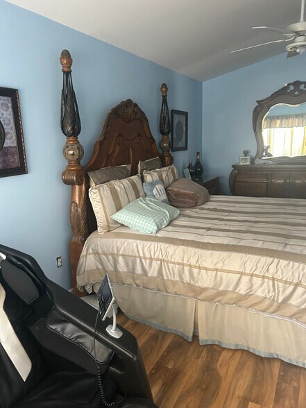 Building Photo - 4015 Tree Top Rd