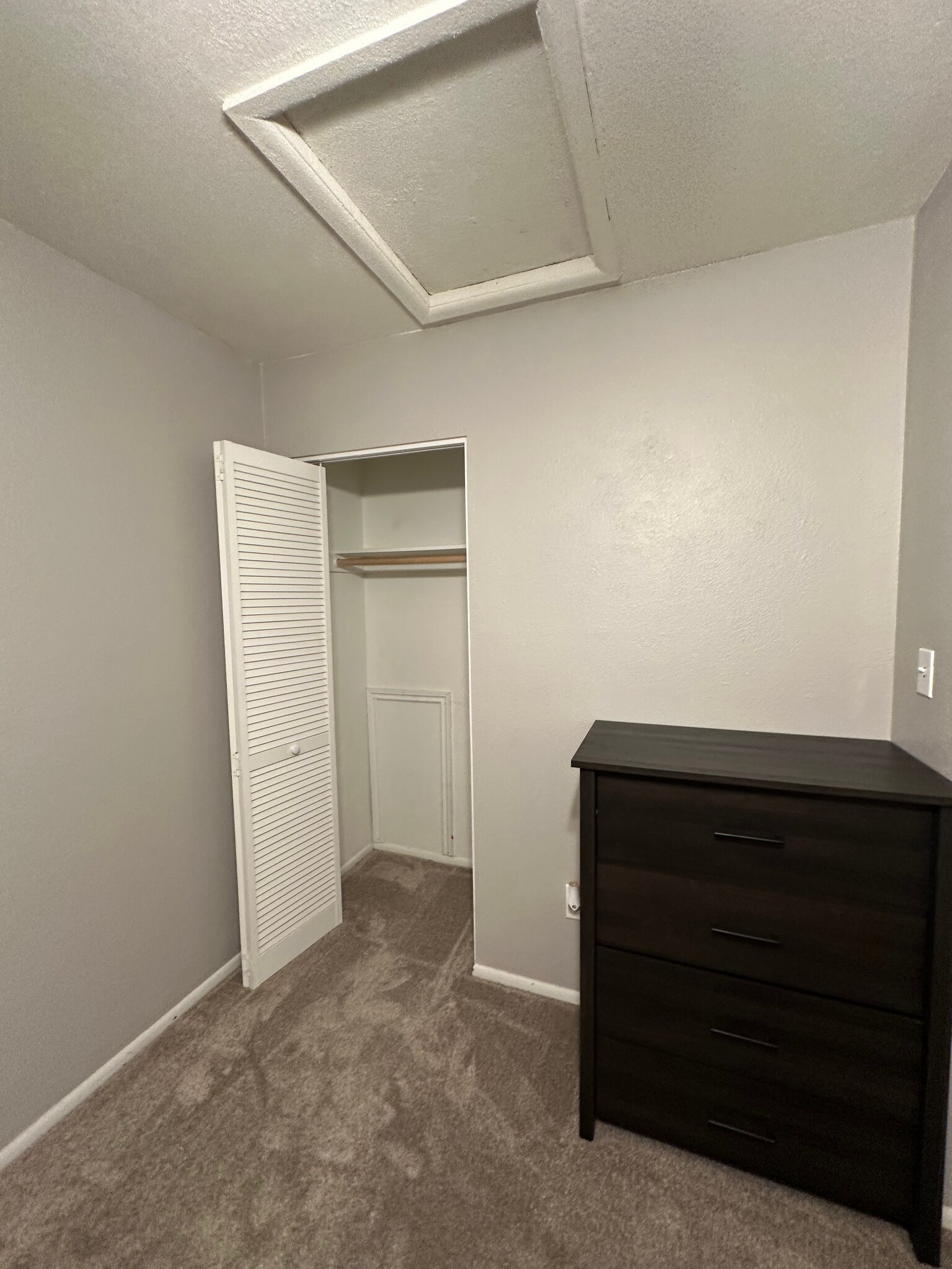 Building Photo - 286 W Palomino Dr