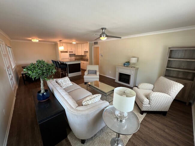 Interior Photo - 131 41st Ave N, St Petersburg, FL 33703