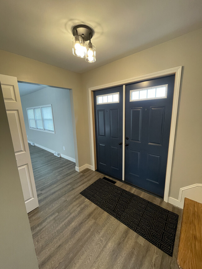 Building Photo - 1414 Ardmore Dr