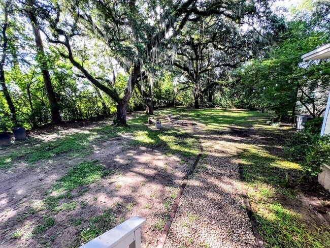 Building Photo - 119 Westridge Dr