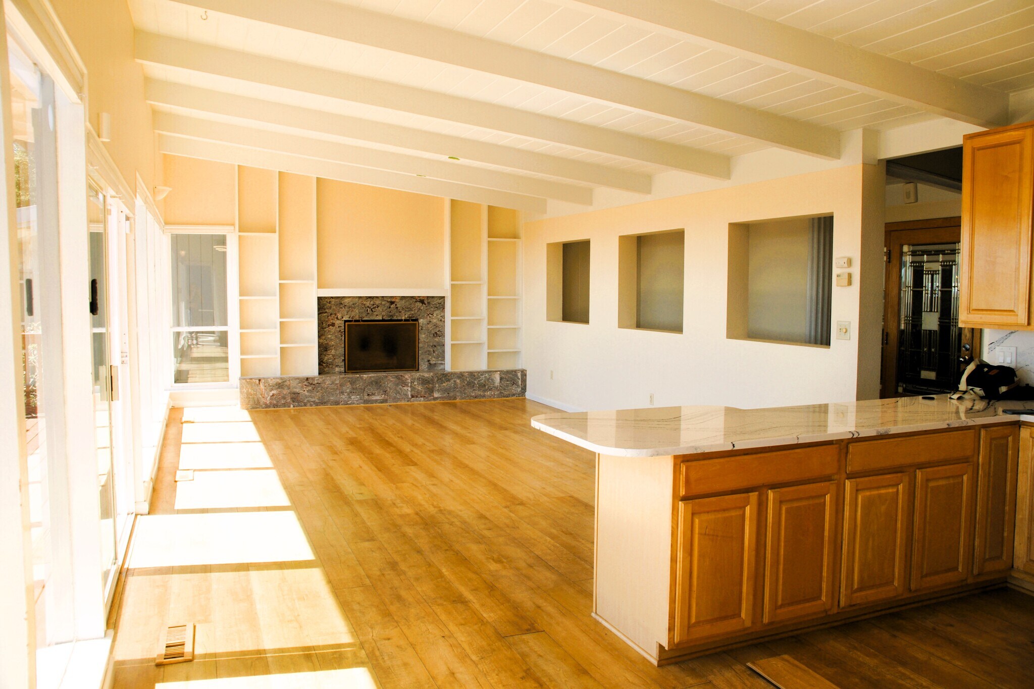 Building Photo - 220 Shoreview Dr
