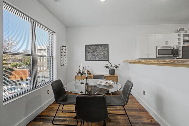 Building Photo - 1225 4th Ave S