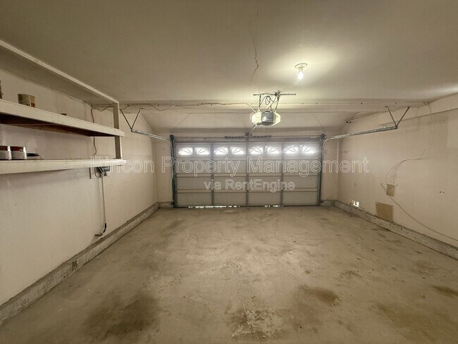 Building Photo - 6033 Tahoe Pl