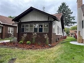 Building Photo - 1349 Schletti St N