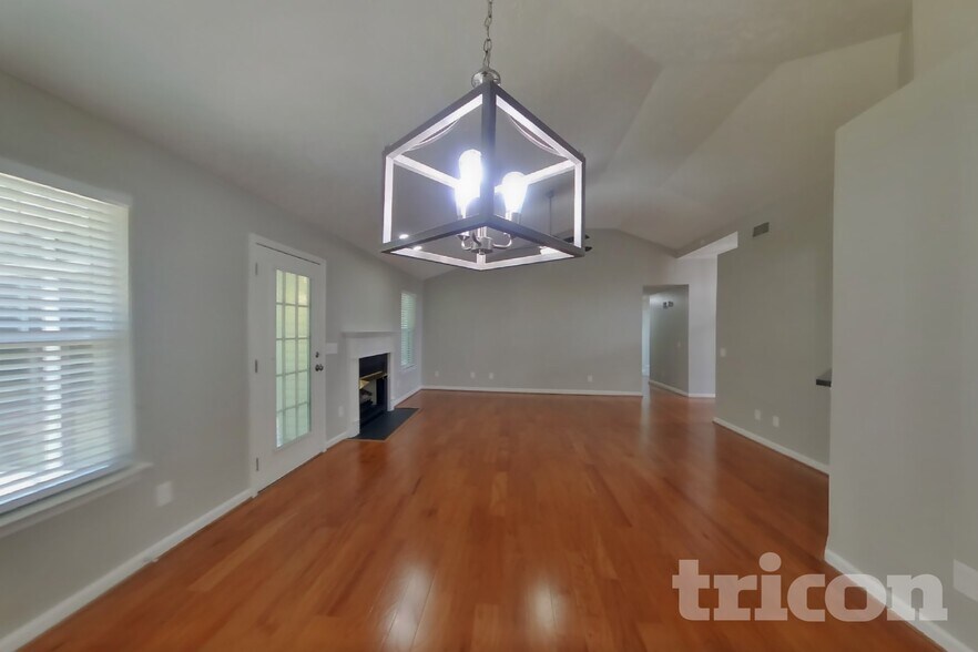Building Photo - 2103 Academy Way
