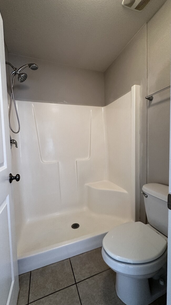 Building Photo - 1585 Crescent Hills Dr