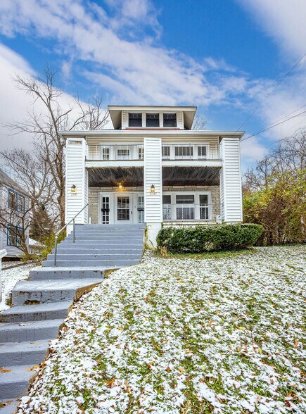 Building Photo - 2243 Hannaford Ave