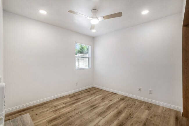 Building Photo - 3Bed/3Bath in Oceanside~ Morning Dove