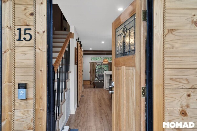 Building Photo - Charming 3BR Duplex in Incline Village