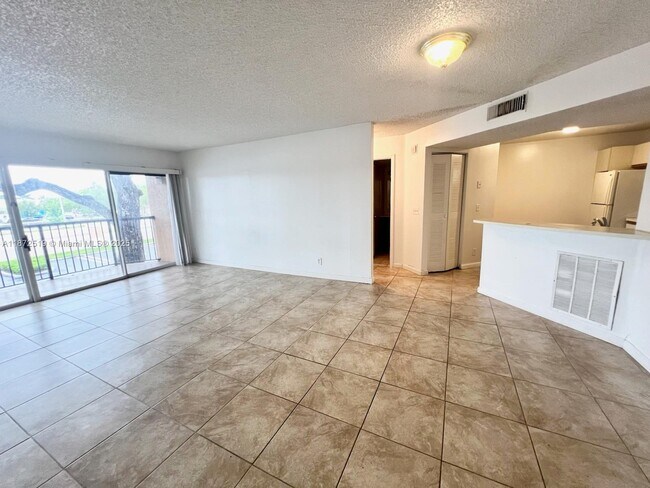 Building Photo - 8977 Wiles Rd