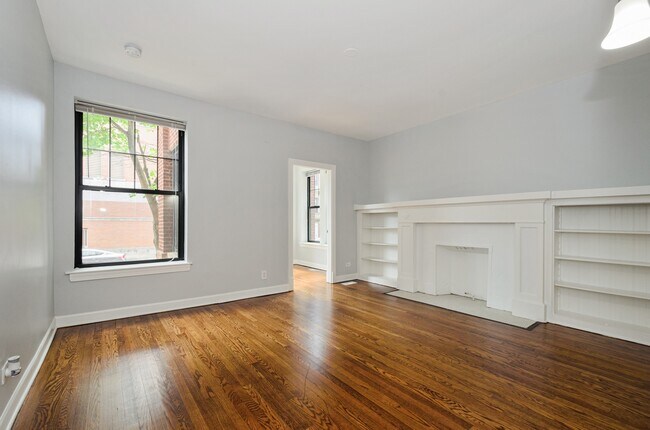 Building Photo - 1642 W Jonquil Terrace