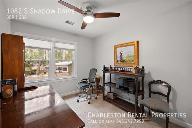 Building Photo - 1082 S Shadow Dr