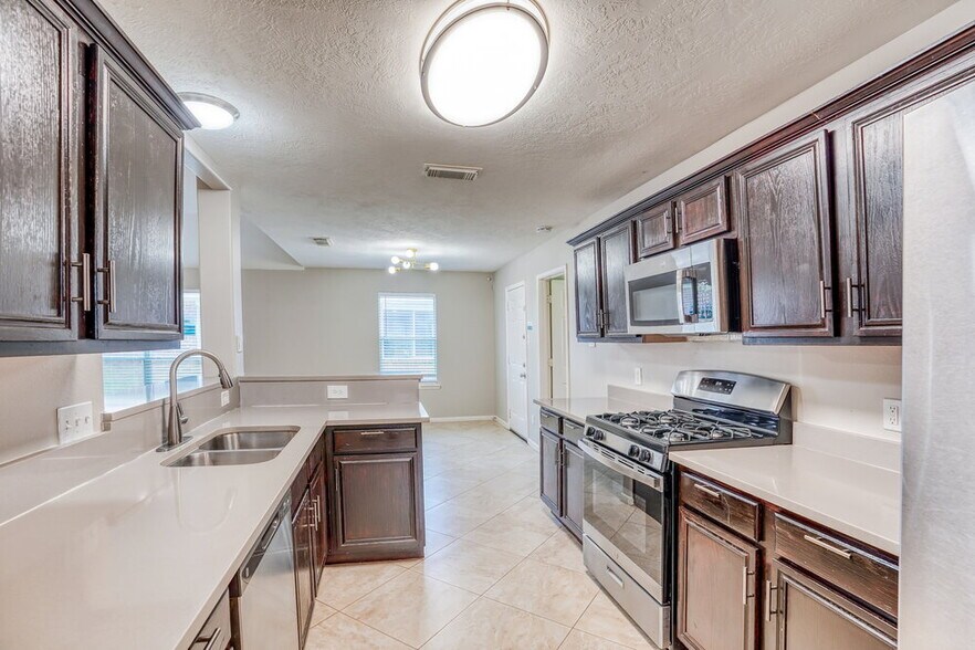 Building Photo - 6614 High Stone Ln