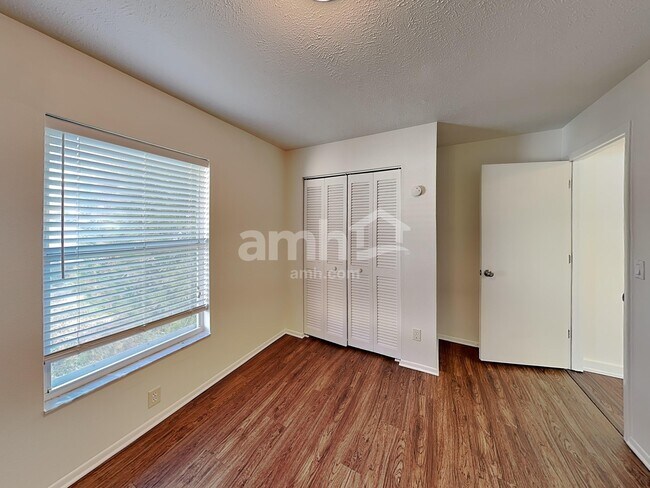 Building Photo - 6707 64th Ln E