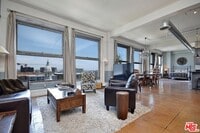 Building Photo - 108 W 2nd St