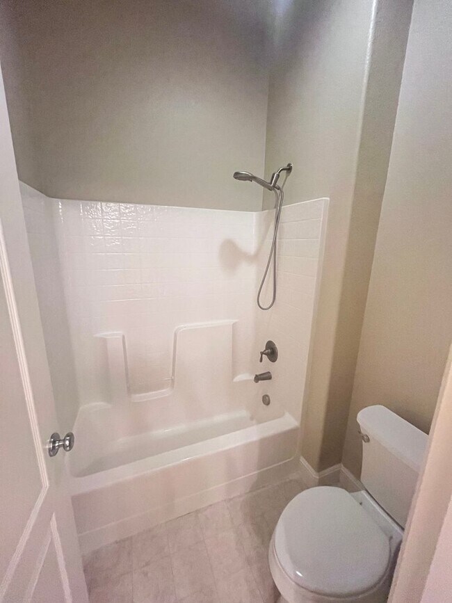 Building Photo - BEAUTIFUL HOME IN ELK GROVE WITH POOL!!