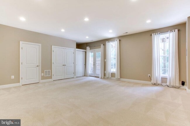 Building Photo - 16069 Pitner St