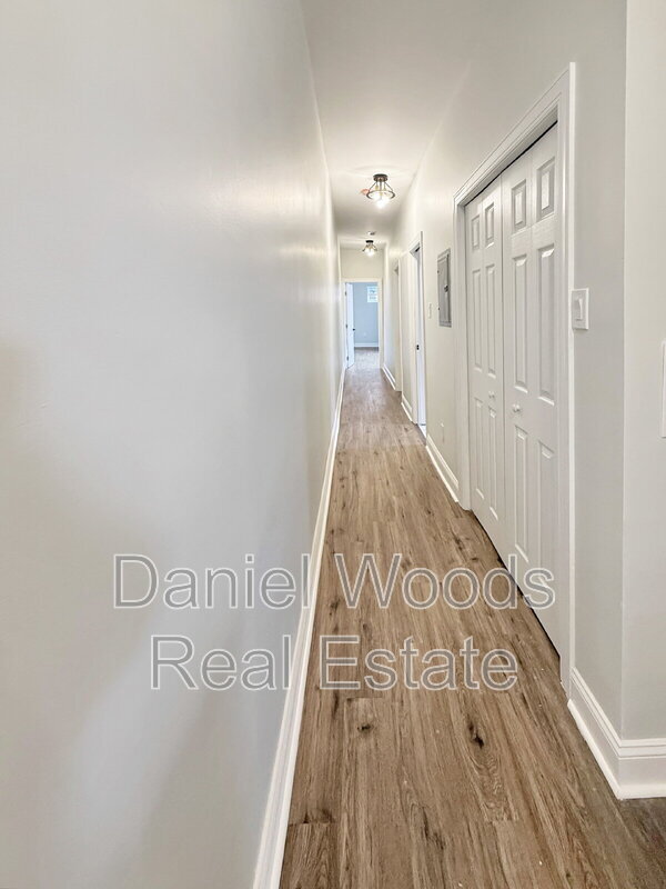 Building Photo - 4813 Chestnut St
