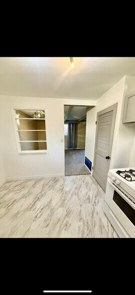 Building Photo - 1611 Vilardo Ln
