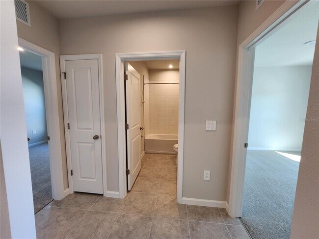 Building Photo - 814 172nd Ct E