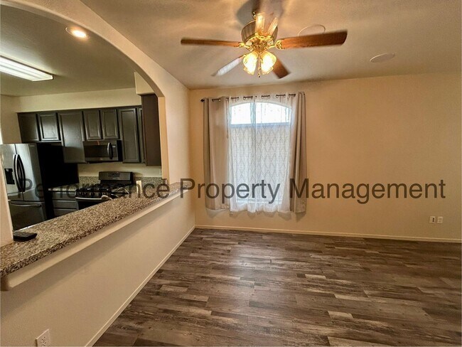 Building Photo - Gorgeous 3 Bed/2 Bath + Office Smart Home ...