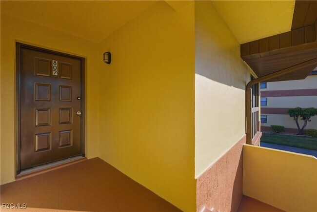 Building Photo - 6150 Whiskey Creek Dr