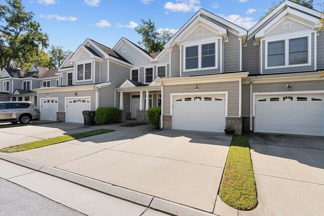 Building Photo - Spacious Condo in Norfolk