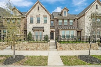 Building Photo - 7929 Bayside Dr